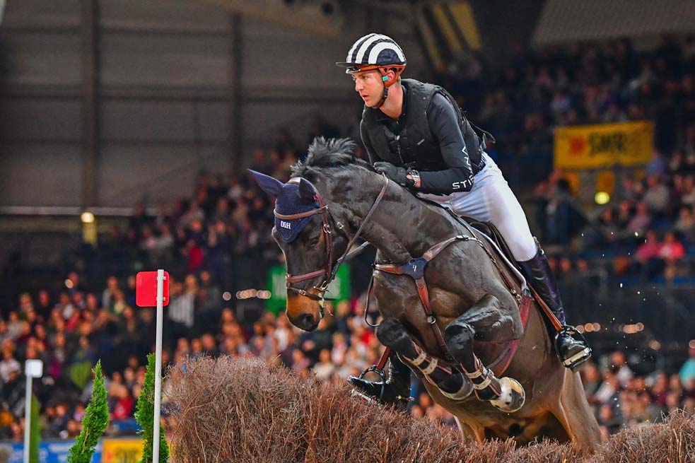 Jesse Campbell & Diachello II taking on the clock (Photo courtesy Jens Korner Bildermacher)